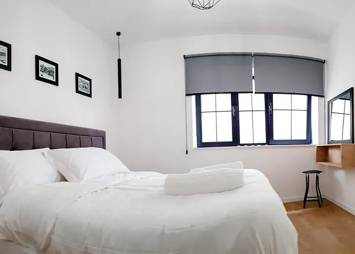 - Premium Τίρανα